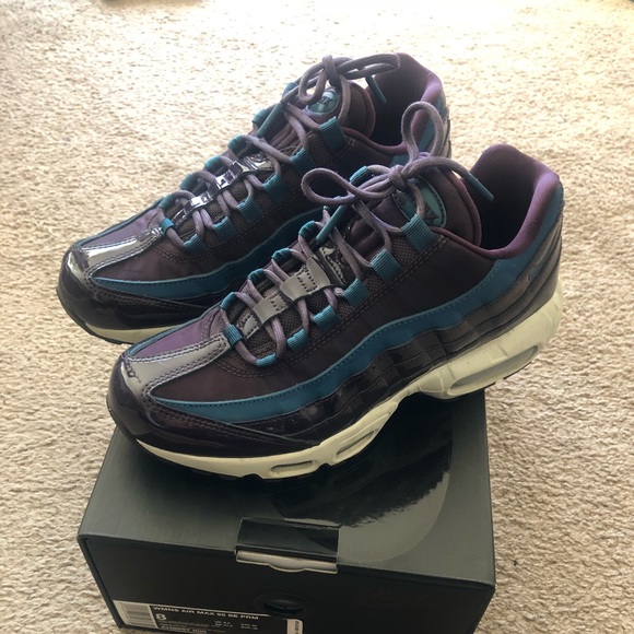 Nike Shoes - Women’s Nike Air Max 95 SE PRM Nike Shoes - Women’s Nike Air Max 95 SE PRM